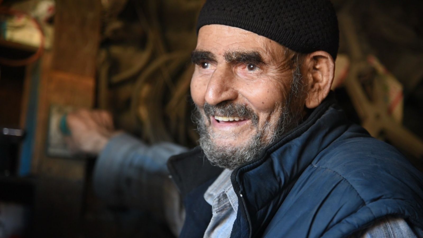 63 yıldır ekmeğini ateş ve örsten çıkarıyor