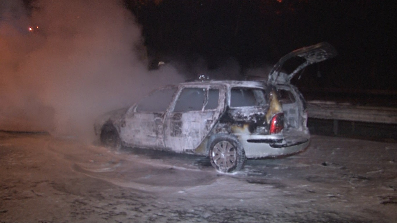 Haliç Köprüsü üzerinde bir araç alev alev yandı