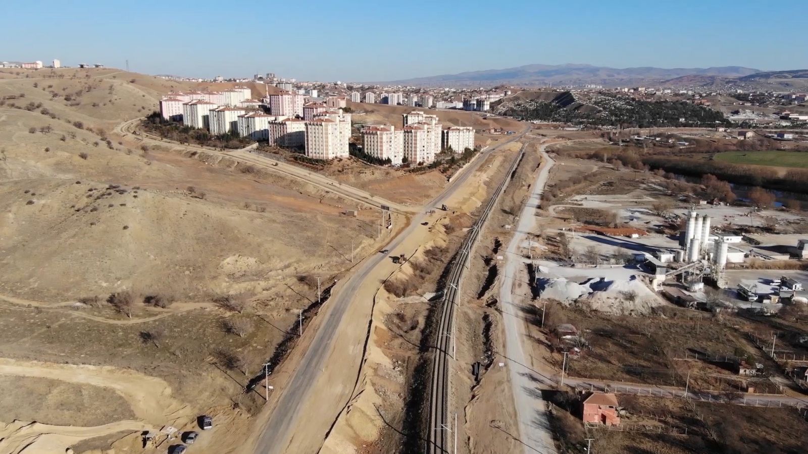 43 ilin geçiş güzergahına alternatif duble yol: Çalışmalar başlatıldı, en geç 2 ayda tamamlanacak 43 ilin geçiş güzergahına alternatif duble yol: Çalışmalar başlatıldı, en geç 2 ayda tamamlanacak
