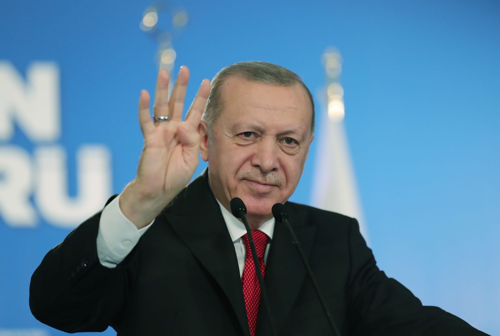 Cumhurbaşkanı Erdoğan'dan müjde sinyali: Çarşambayı bekleyin