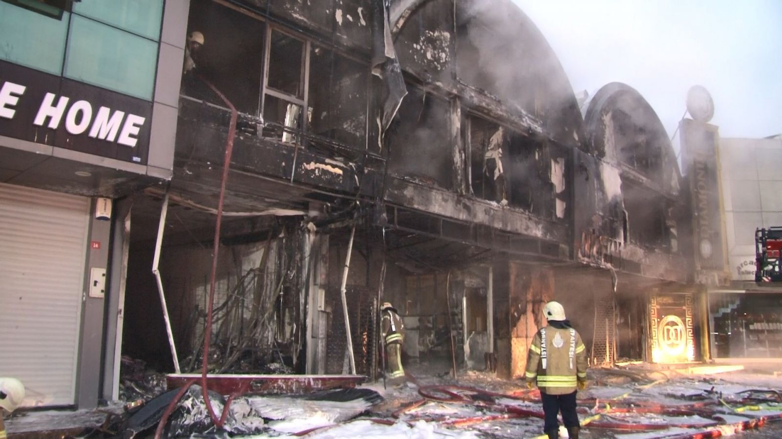 İSTOÇ’ta çıkan yangının bilançosu gün ağarınca ortaya çıktı