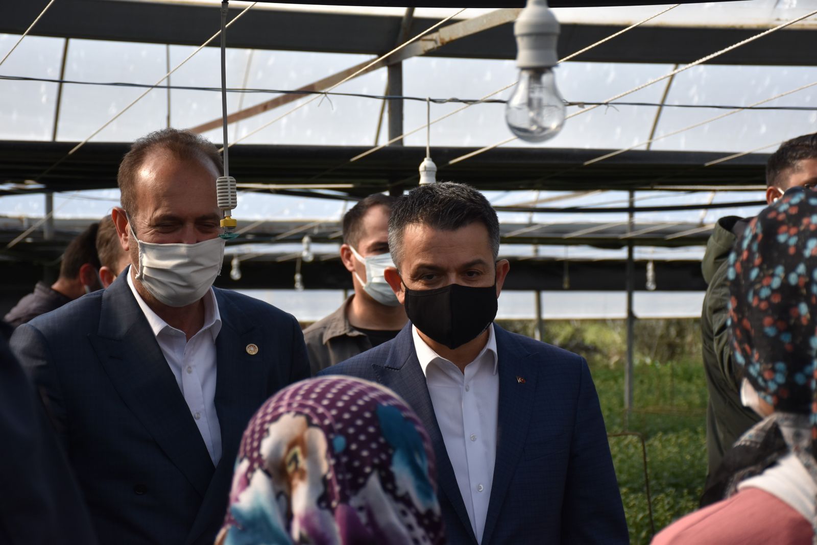 Bakan Pakdemirli'den doludan zarar gören çiftçilere ziyaret