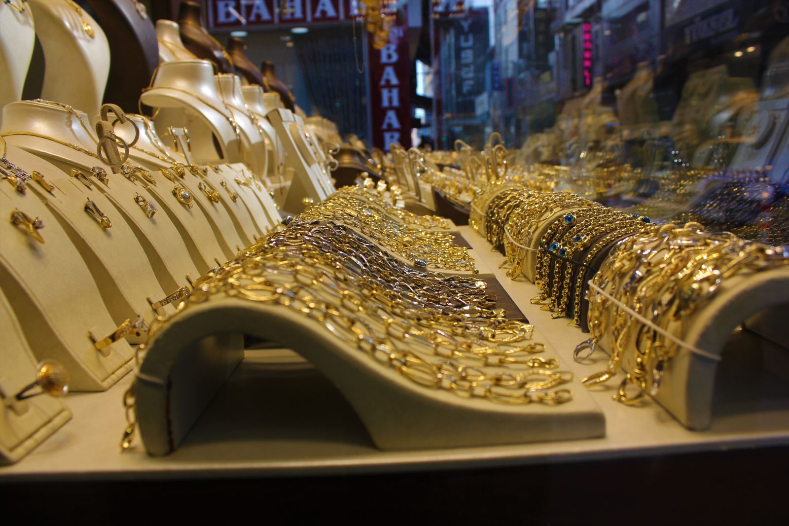 'Altın düşüşlerinde panik yapmamak lazım'