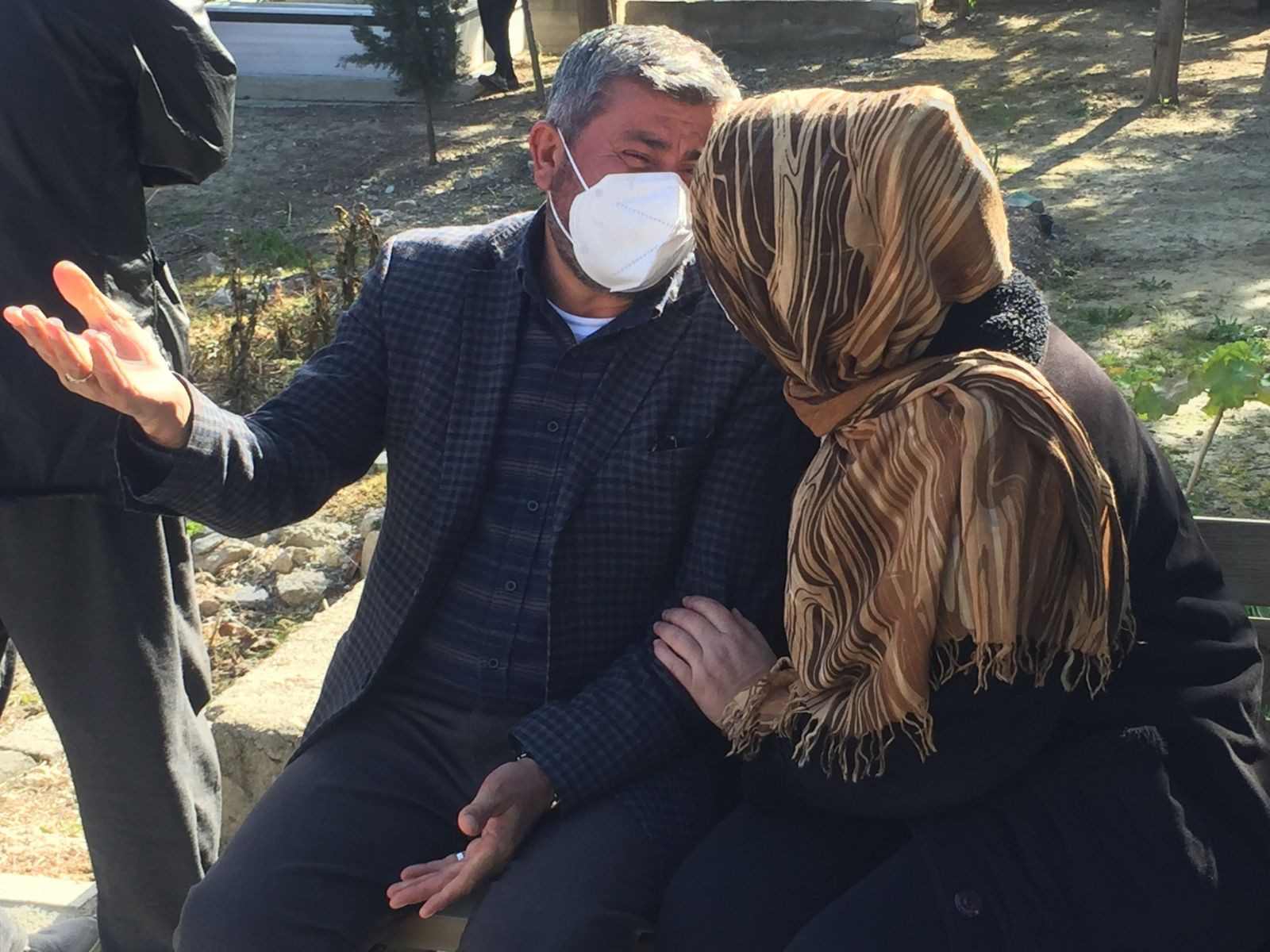 15 Temmuz şehidi ikiz polislerin mezarlarına alçak saldırı