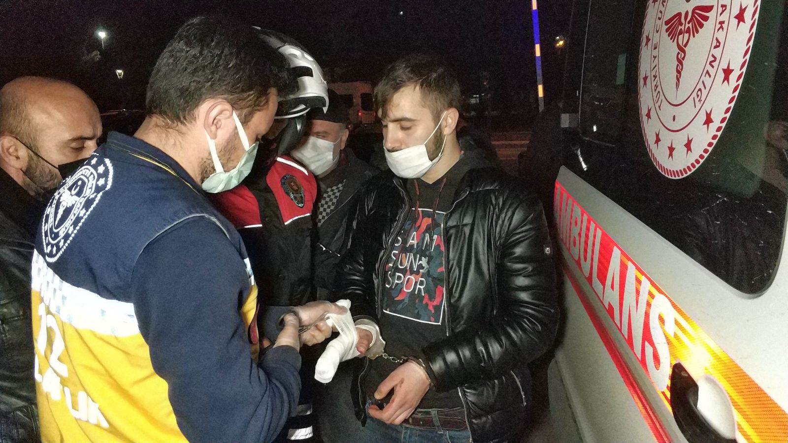 5 lira için güvenlik görevlisini bıçakladı
