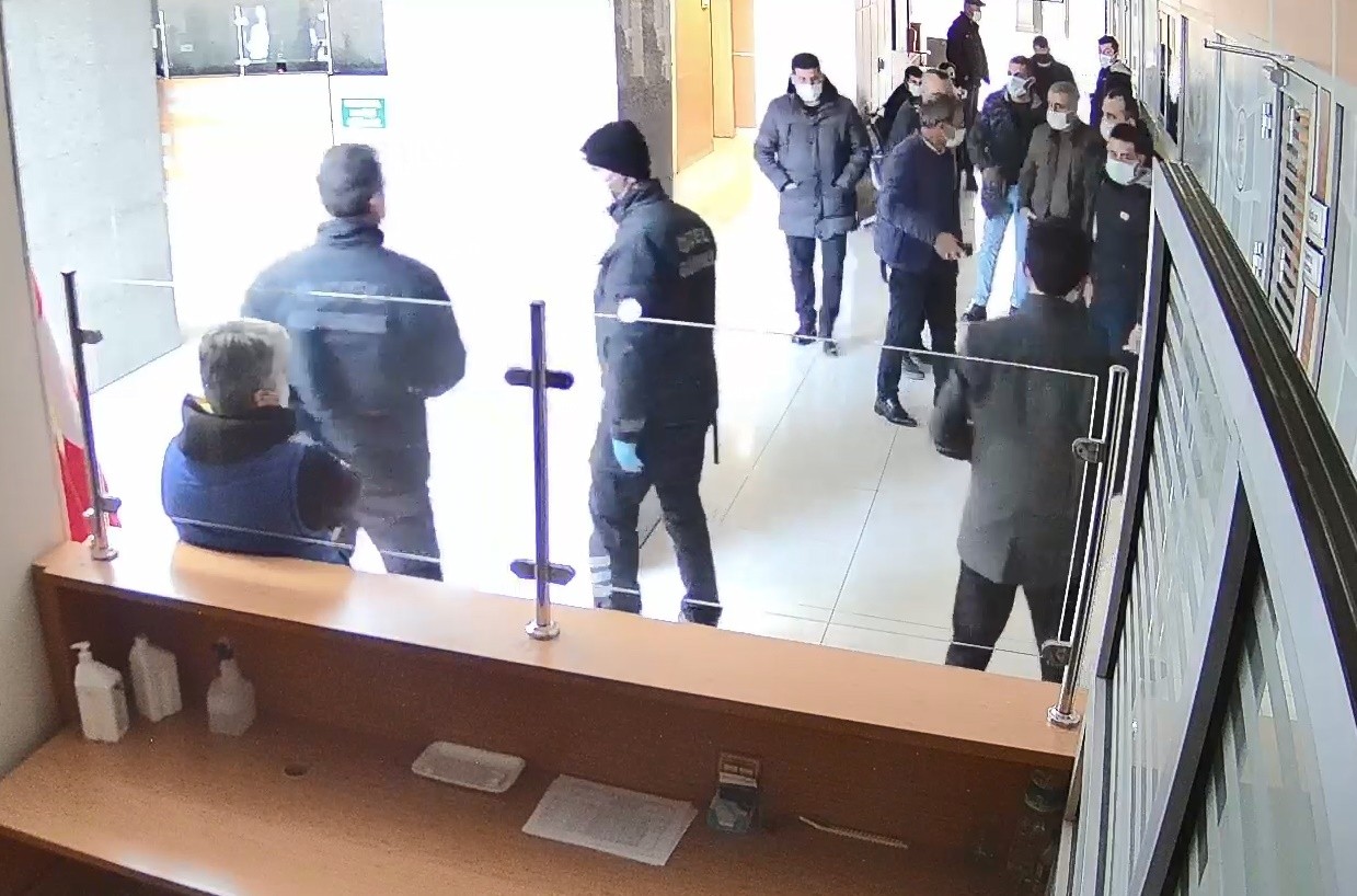 Yarım milyonluk tapu dolandırıcılığına suçüstü baskın