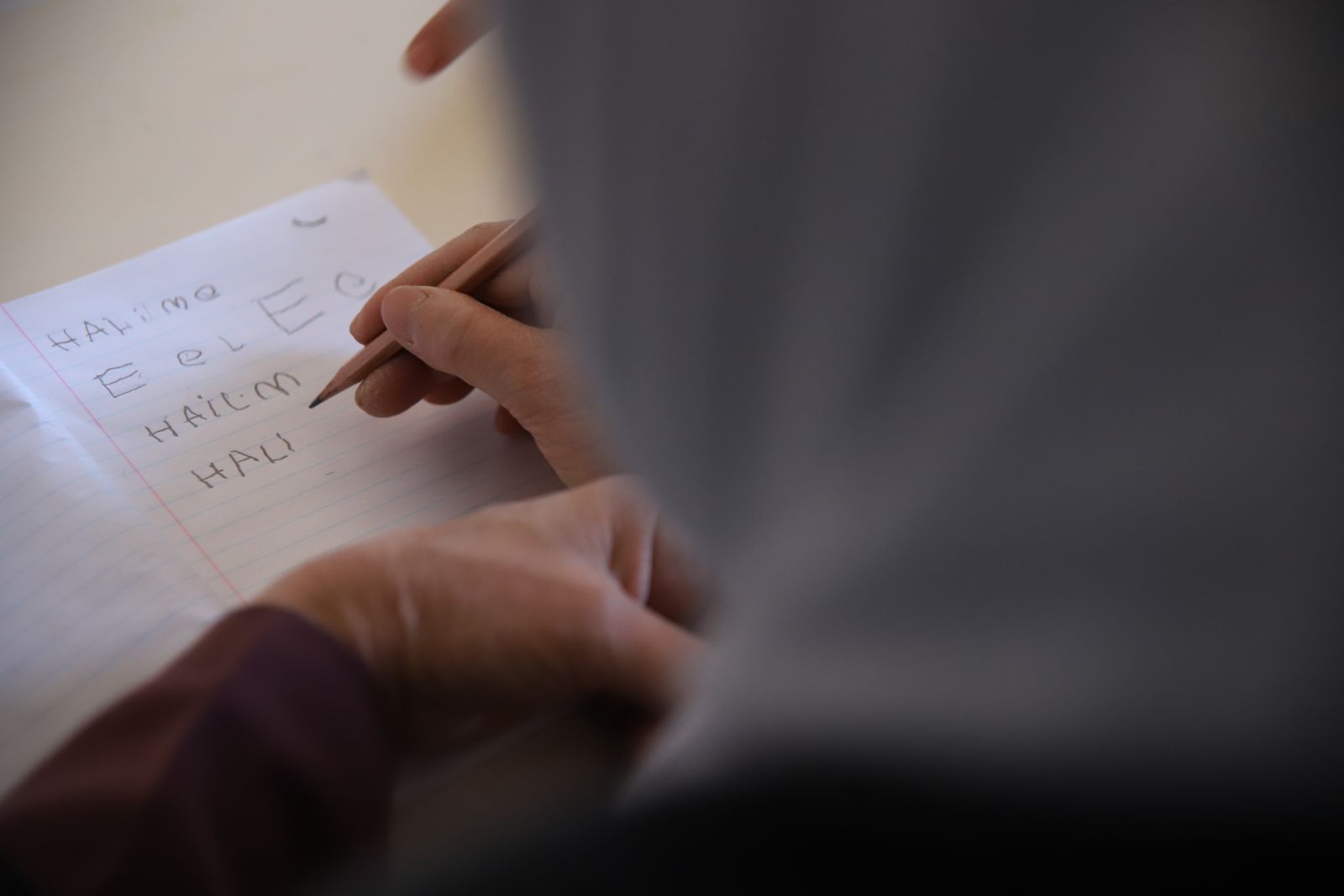 Kur’an-ı Kerim okumak için 70 yaşında okuma yazma öğreniyor Kur’an-ı Kerim okumak için 70 yaşında okuma yazma öğreniyor