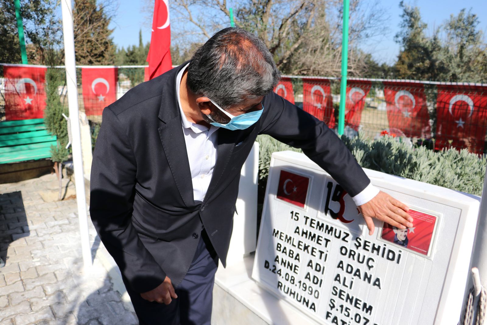 Mezarlara saldıran DEAŞ’lıların yakalanması şehit babasını sevindirdi