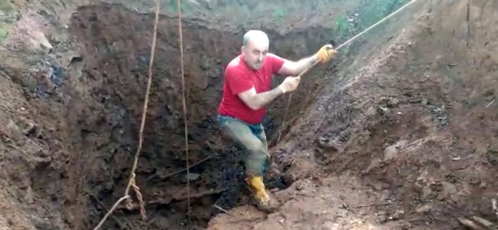 İstanbul'da kaçak kazı yapan defineciler suçüstü yakalandı