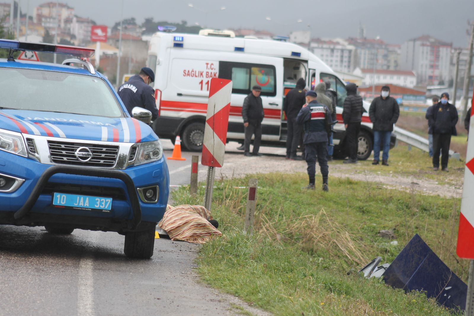 Su kanalına uçtular: 2 ölü