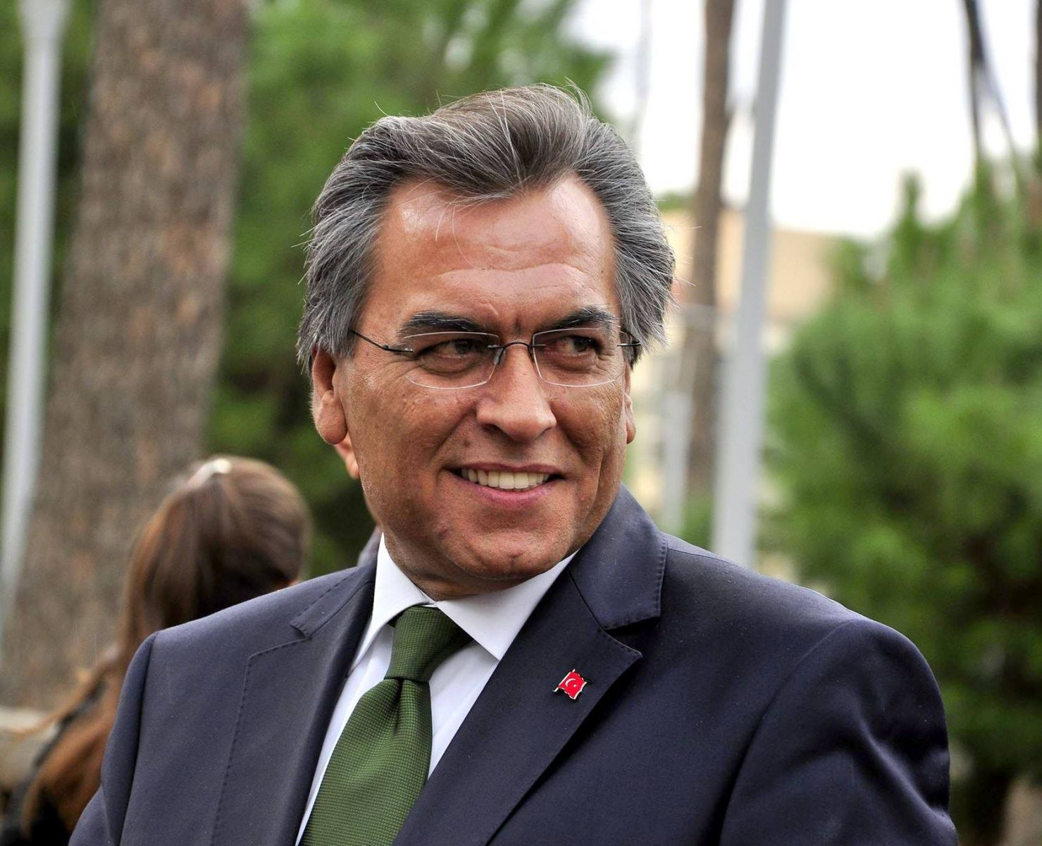 Yangında dumandan etkilenen belediye başkanı hastaneye kaldırıldı