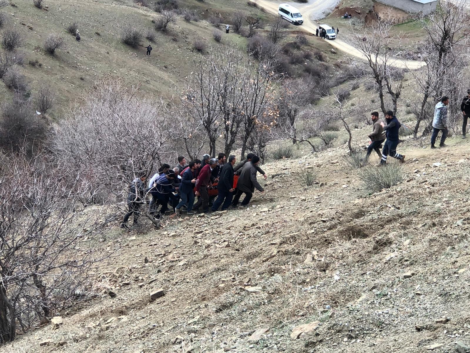 Batman'da öğrenci servisi devrildi: 2 ölü, 26 yaralı