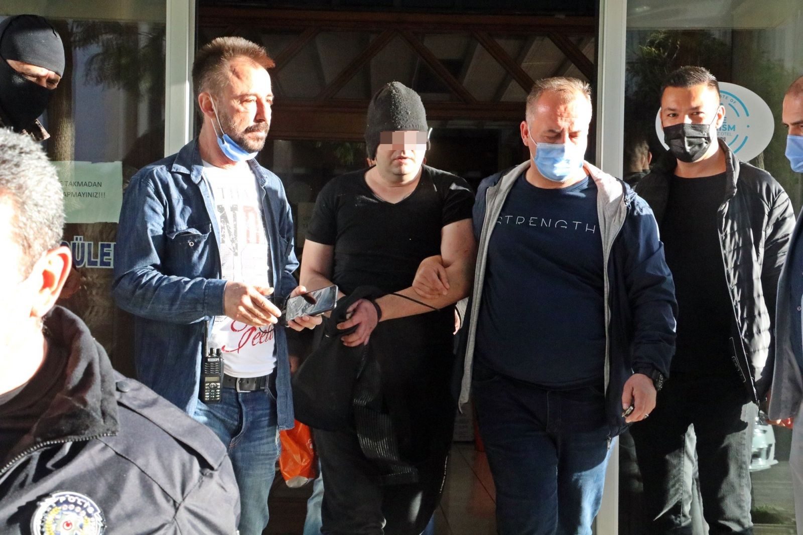 Antalya'da PÖH destekli sinirli müşteri operasyonu Antalya'da PÖH destekli sinirli müşteri operasyonu