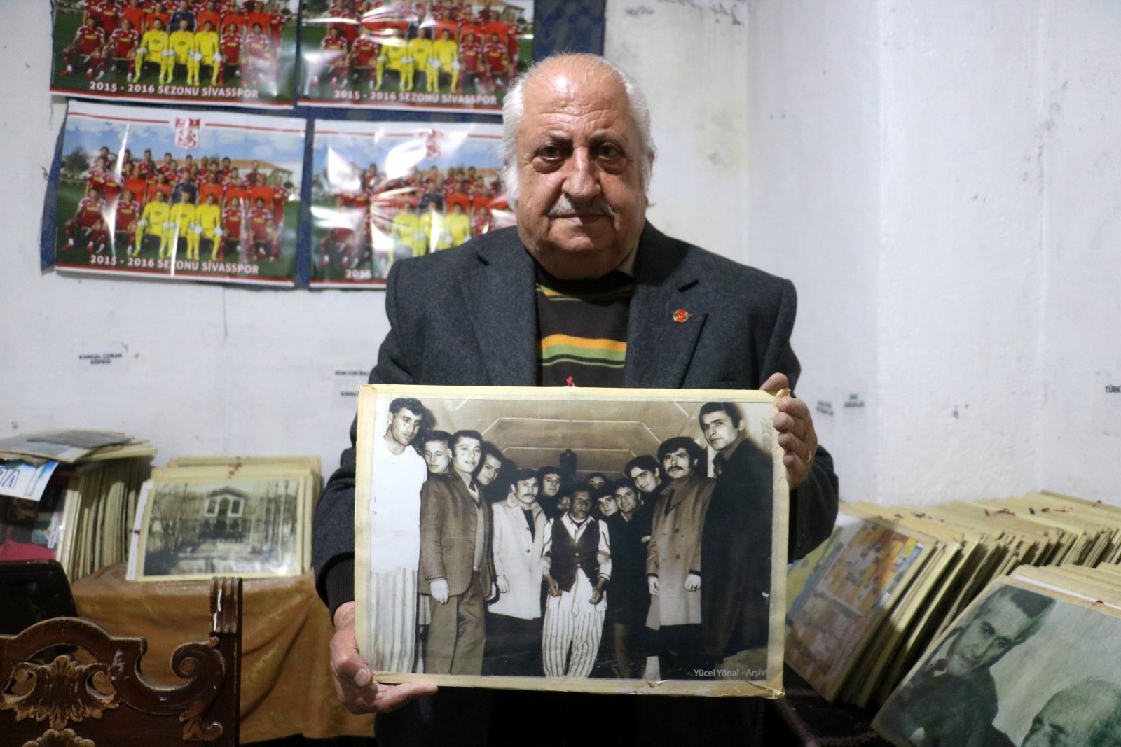 Aşık Veysel’in çekilen son fotoğrafı gün yüzüne çıktı