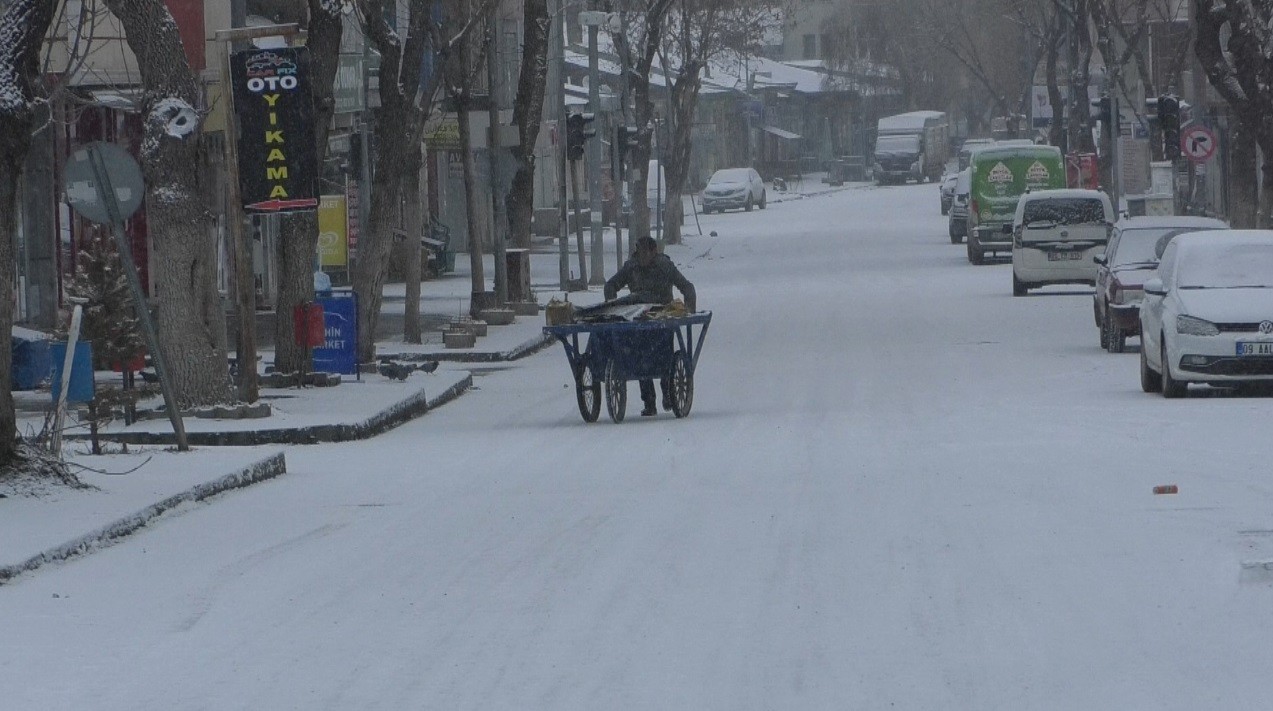 Kars beyaza büründü