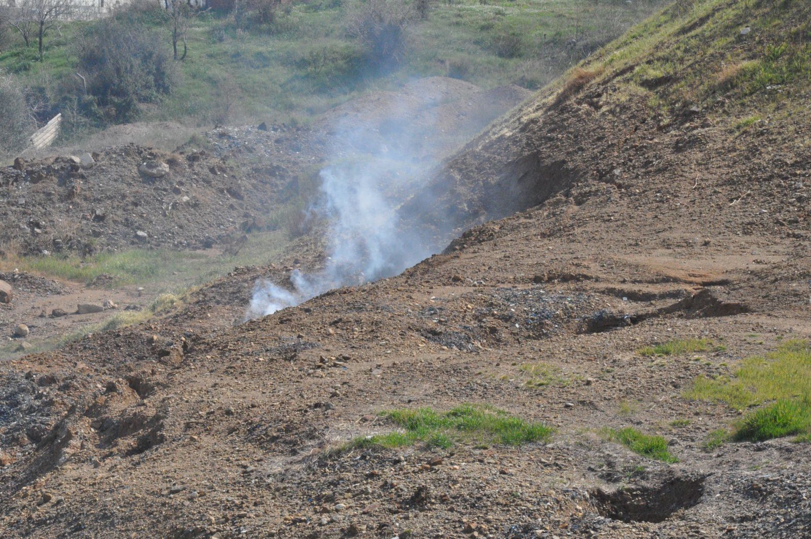 İzmir’in Çernobil’i tehlike saçmaya devam ediyor