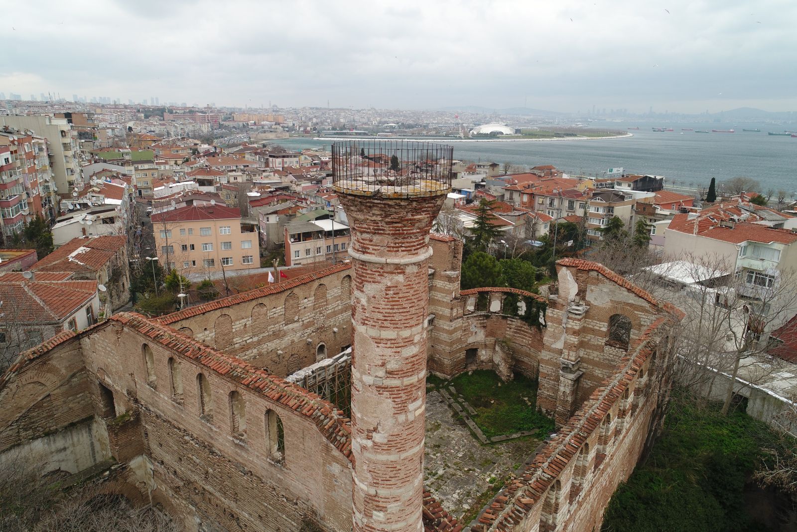 Ayasofya’dan 100 yıl eski İmrahor Camii içler acısı halde