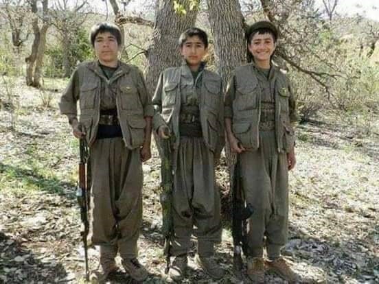 Terör örgütü PKK, 9 yaşında dağa kaçırdığı Hamza'nın yeni fotoğrafını ailesine gönderdi