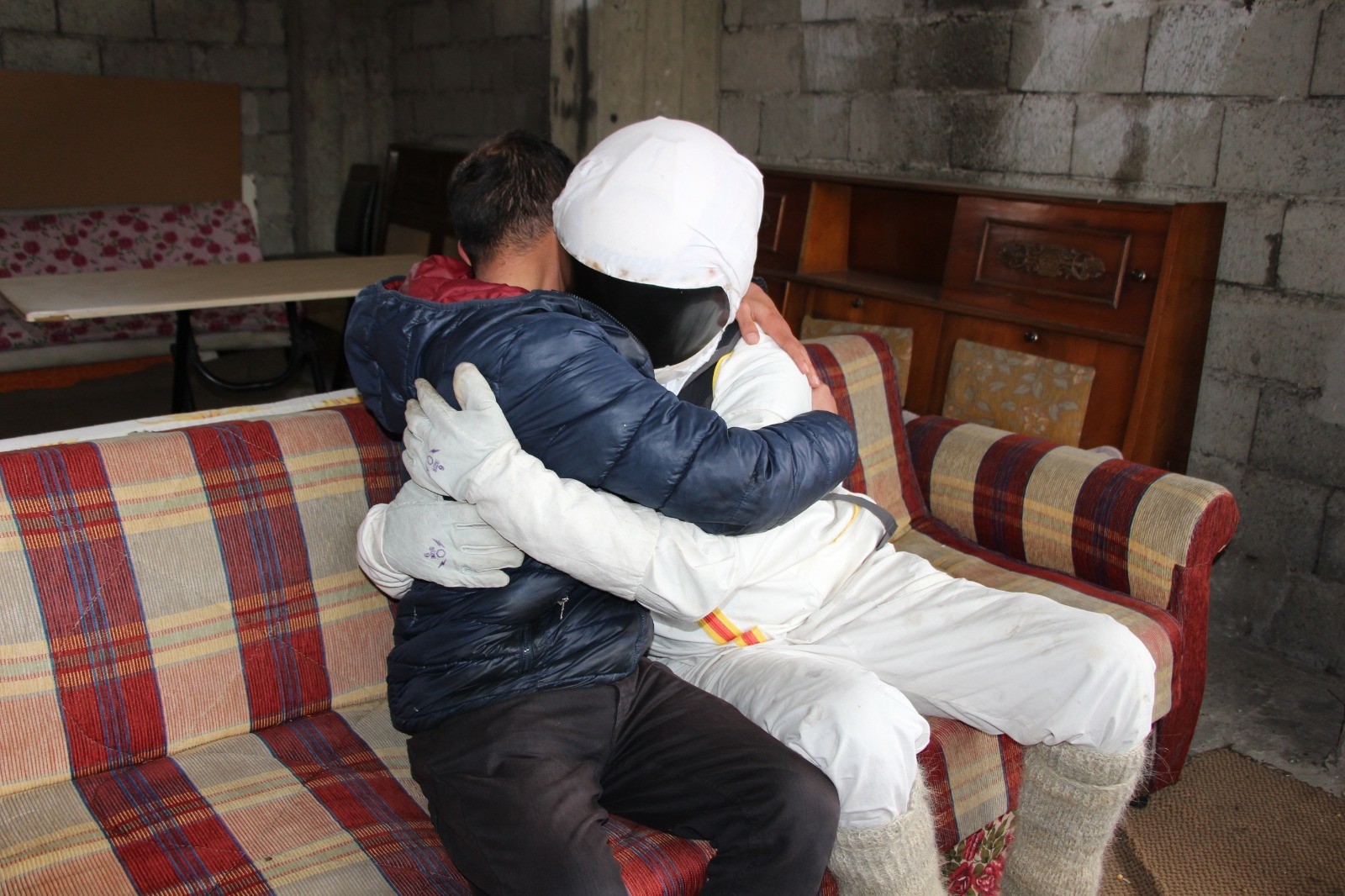 Kıl çorap ve arıcı kıyafetiyle Rizeli astronota ilgi büyüyor