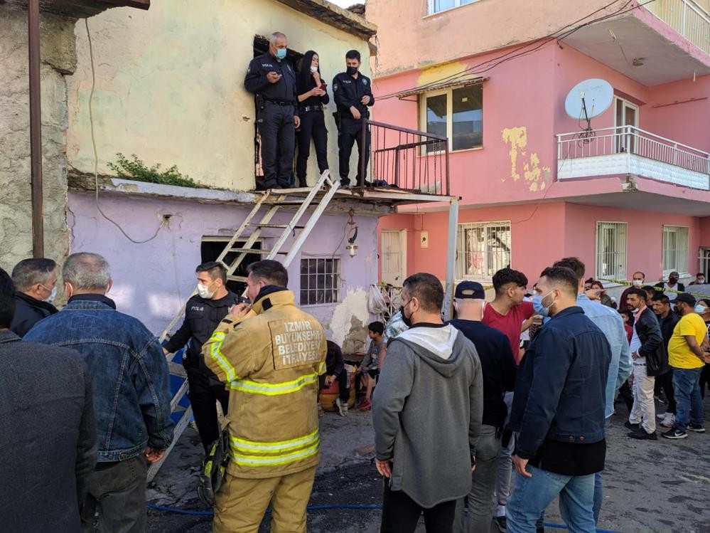 Minik Bulut, yangından korunmak için koltuğun altına saklanmış