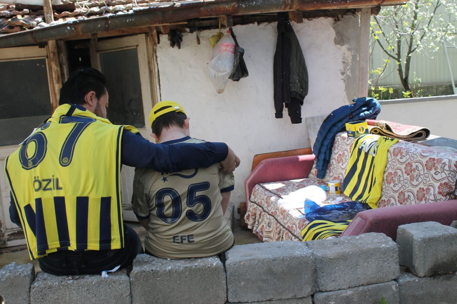 Mesut Özil'den down sendromlu çocuğa 23 Nisan sürprizi