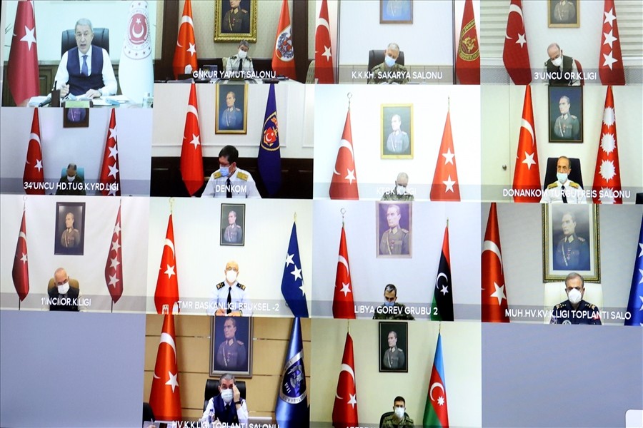 Bakan Akar, telekonferans yöntemiyle toplantı yaptı Bakan Akar, telekonferans yöntemiyle toplantı yaptı