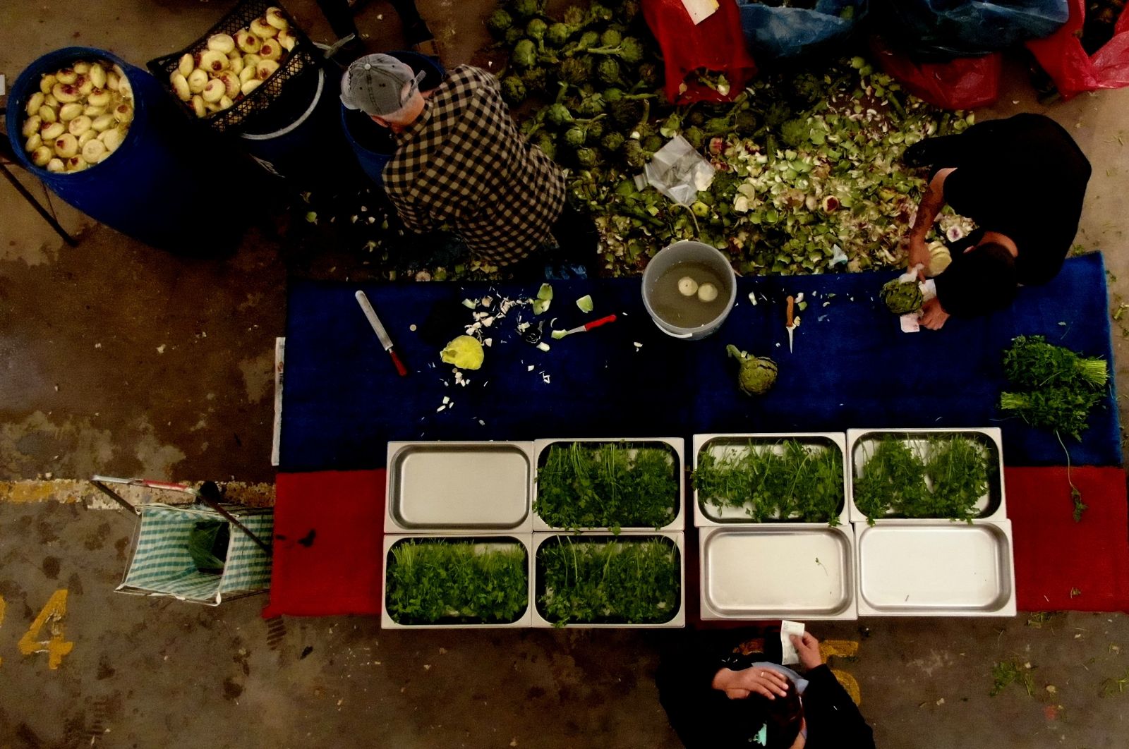 Marketlerin büyük oyunu! Pazarlar açılınca fiyatlar değişti