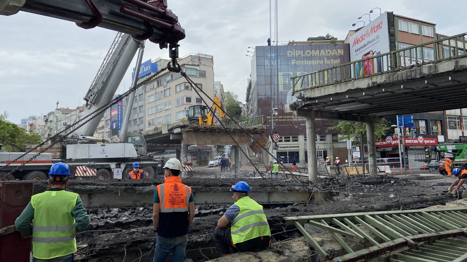 Beşiktaş-Ortaköy yolu trafiğe kapatıldı