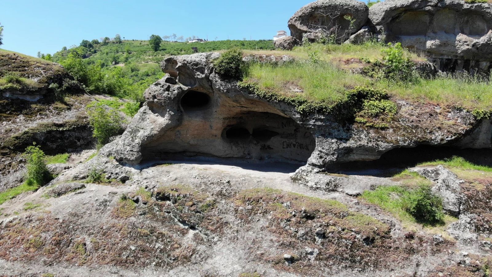 Karadeniz'in ilk insan yerleşkesi: Tekkeköy mağaraları Karadeniz'in ilk insan yerleşkesi: Tekkeköy mağaraları