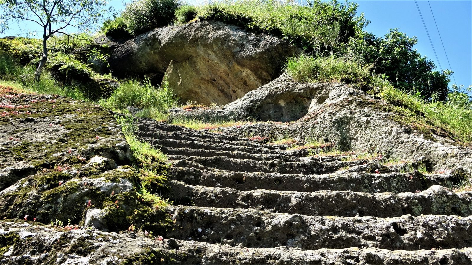 Karadeniz'in ilk insan yerleşkesi: Tekkeköy mağaraları Karadeniz'in ilk insan yerleşkesi: Tekkeköy mağaraları