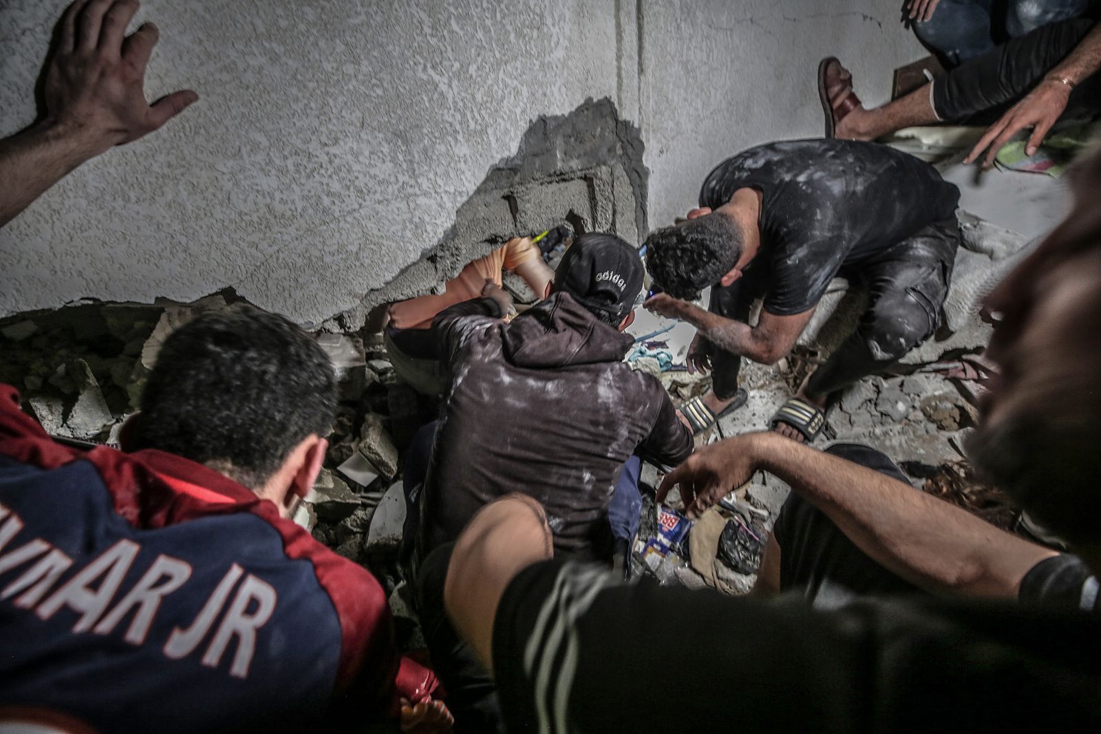 İsrail saldırılarını sürdürüyor: Şehit sayısı 197'ye yükseldi İsrail saldırılarını sürdürüyor: Şehit sayısı 197'ye yükseldi