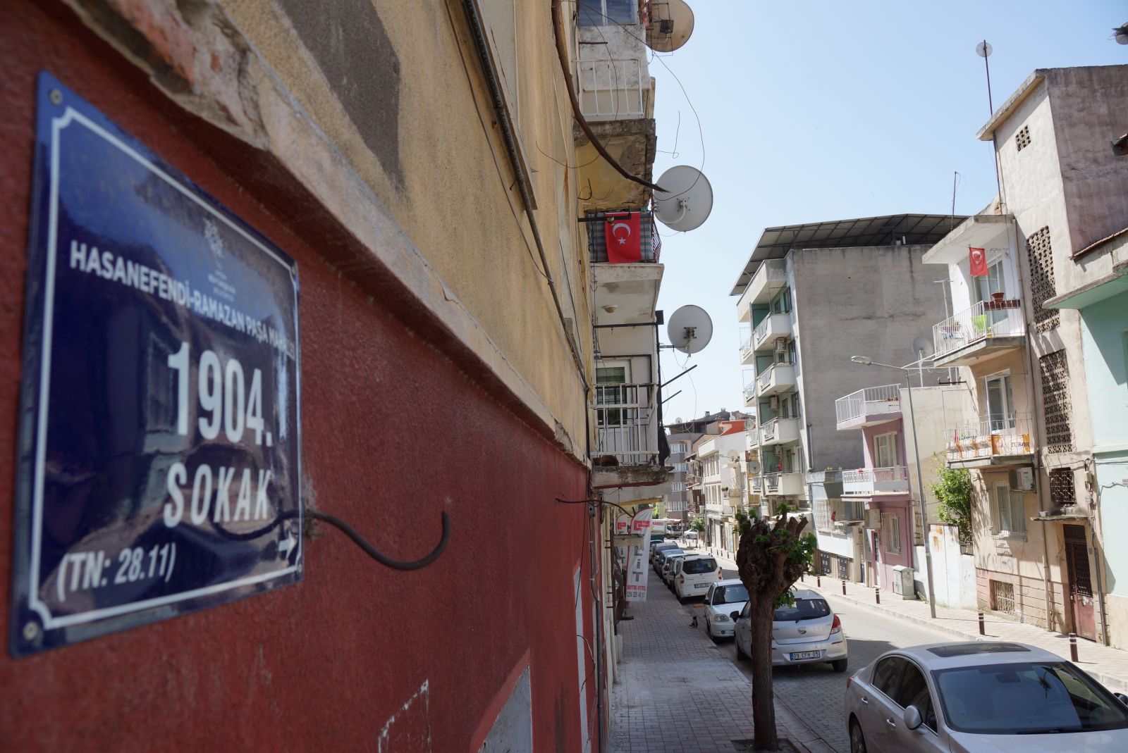 Bu sokağın bir ucu 1500'lere, diğer ucu 1600'lere çıkıyor