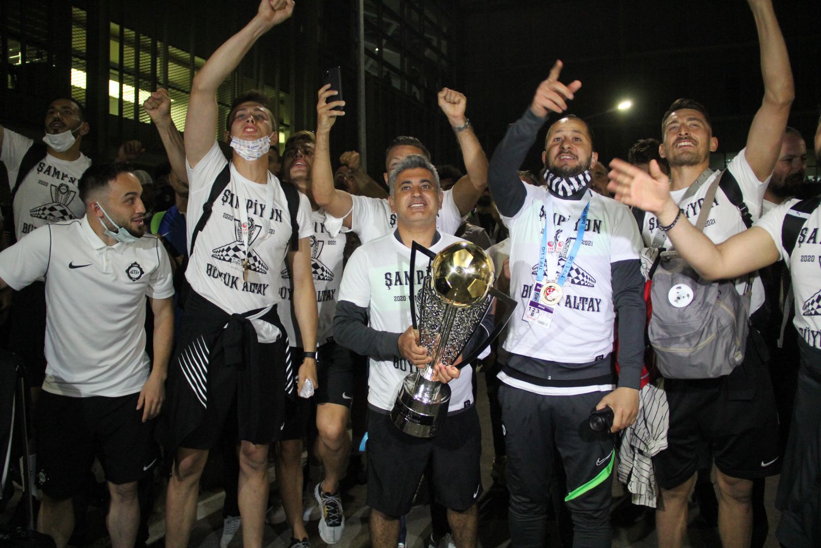 Süper Lig'e yükselen son takım Altay oldu Süper Lig'e yükselen son takım Altay oldu