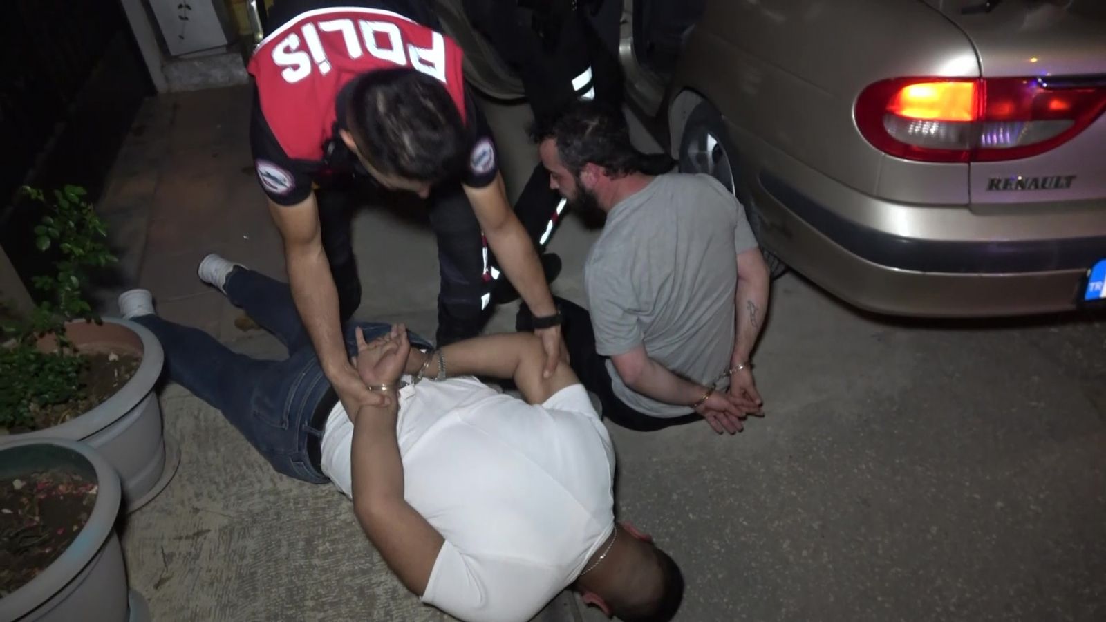 Kovalamaca sonucu yakalandı, 'Dişimi bulun' dedi