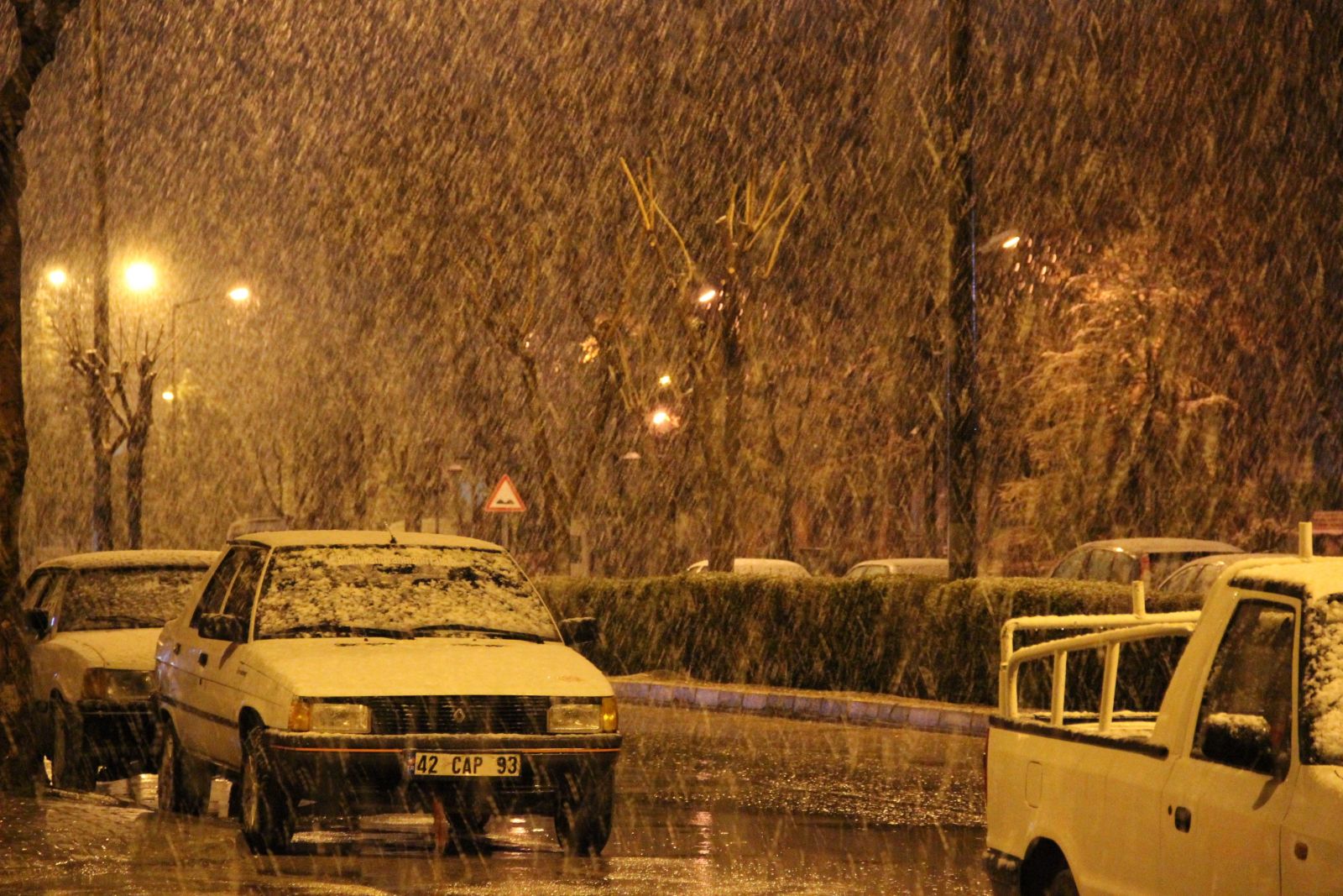 Karaman’a Mart ayında lapa lapa kar yağdı