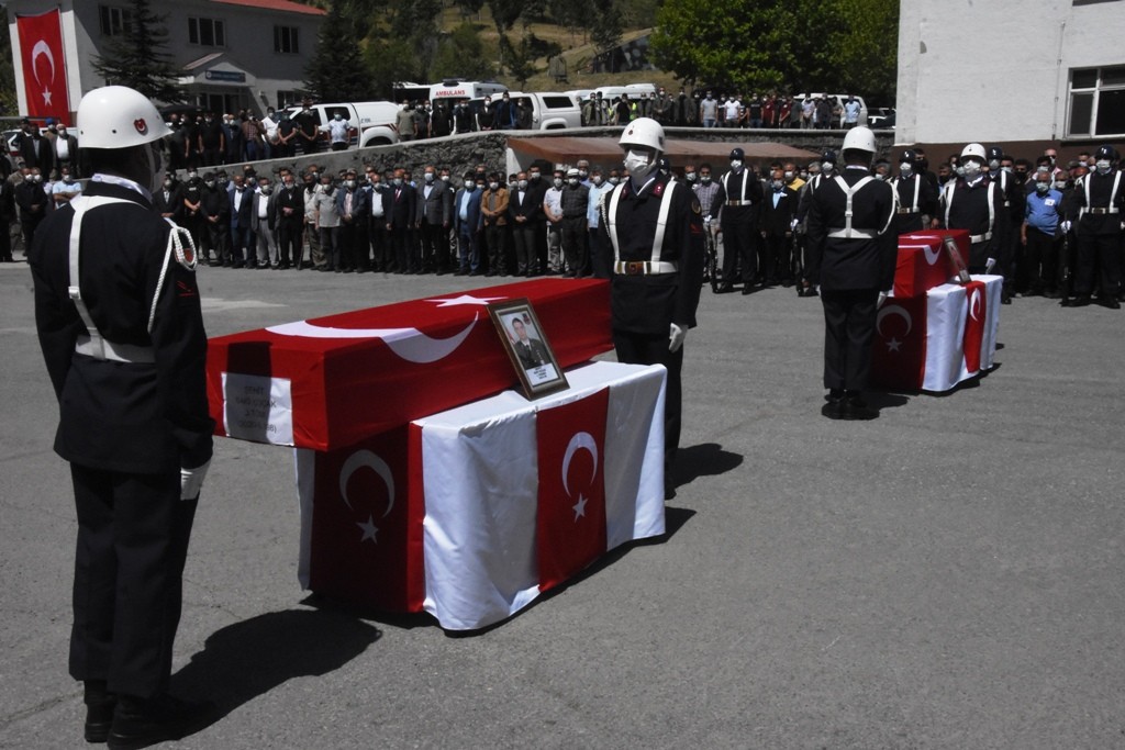 Bitlis'ten acı haber: 2 şehit, 4 asker yaralı