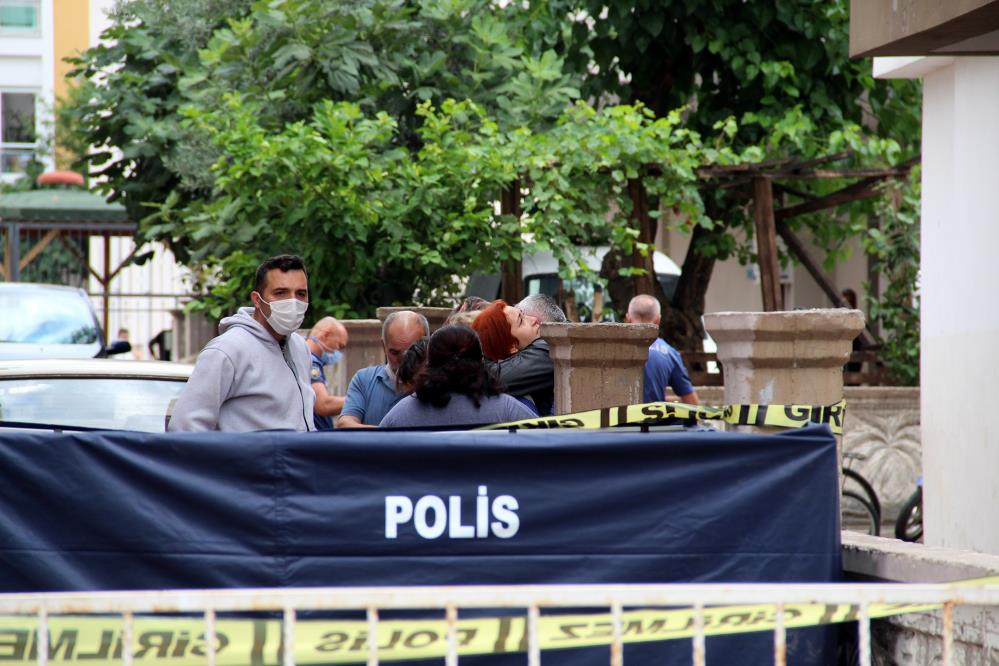 Balkondan çırptığı halı ölüme götürdü