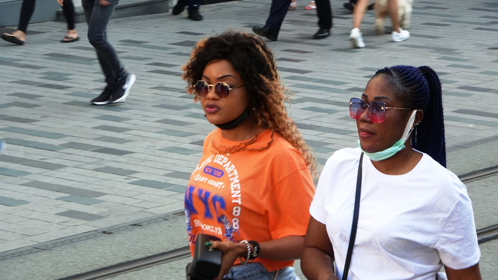 Kısıtlama gününde İstiklal Caddesi doldu taştı