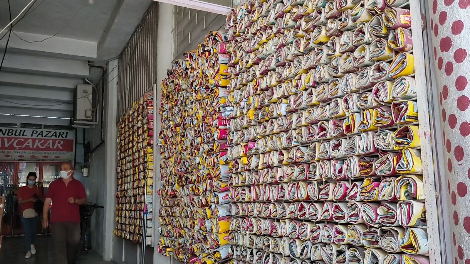 Çay paketlerini 13 yıldır atmıyor, dekor olarak kullanıyor