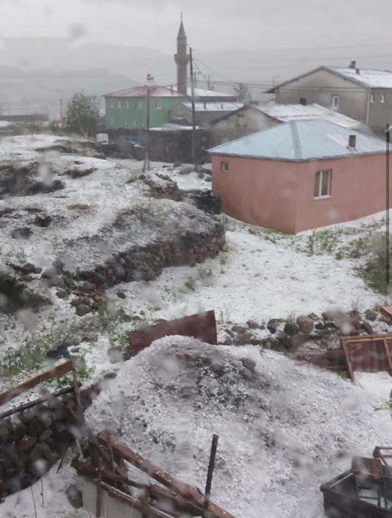 Dolu bir anda bastırdı, her yer beyaza büründü