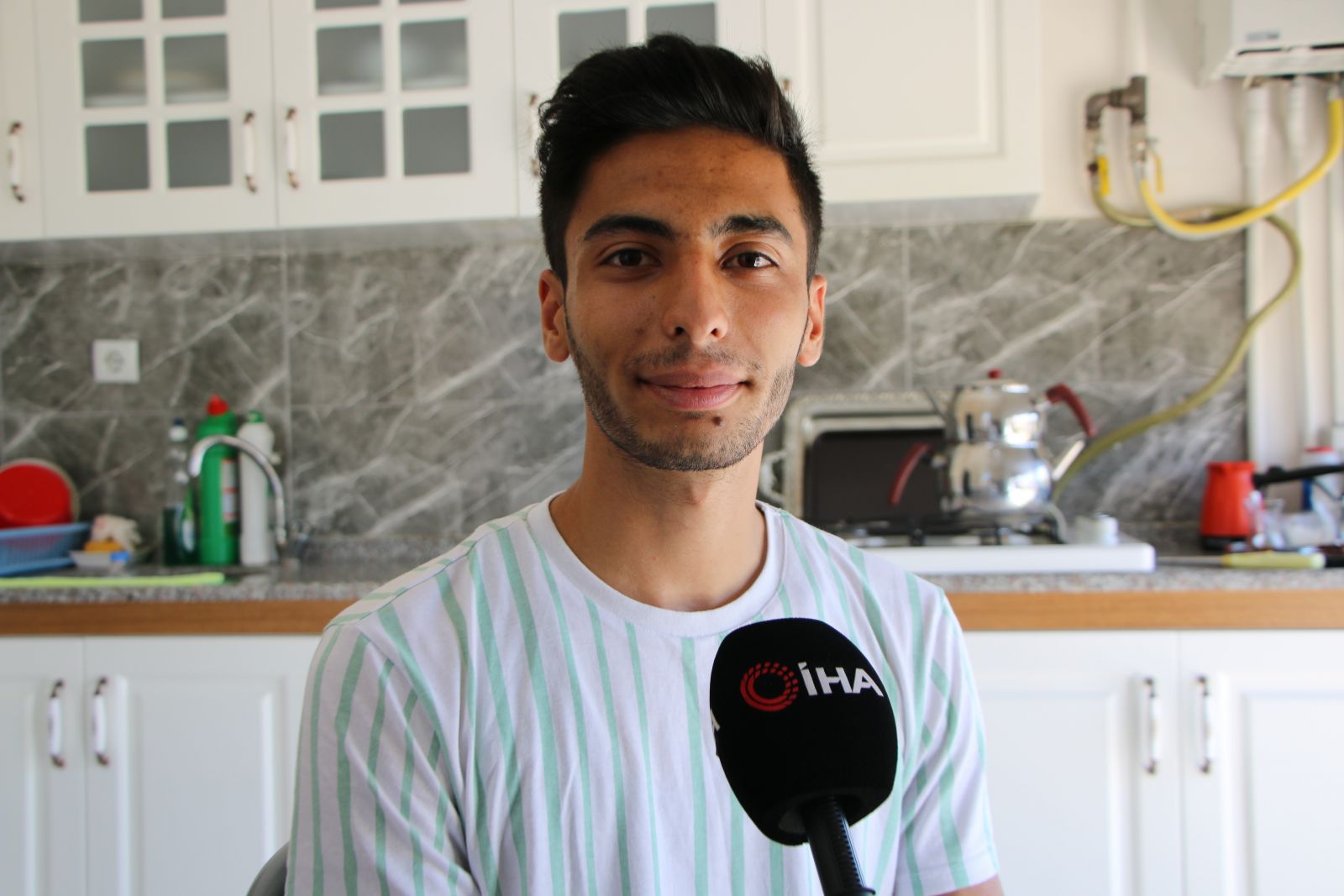 Görenler gözlerine inanamadı: Kayısıdan piyano