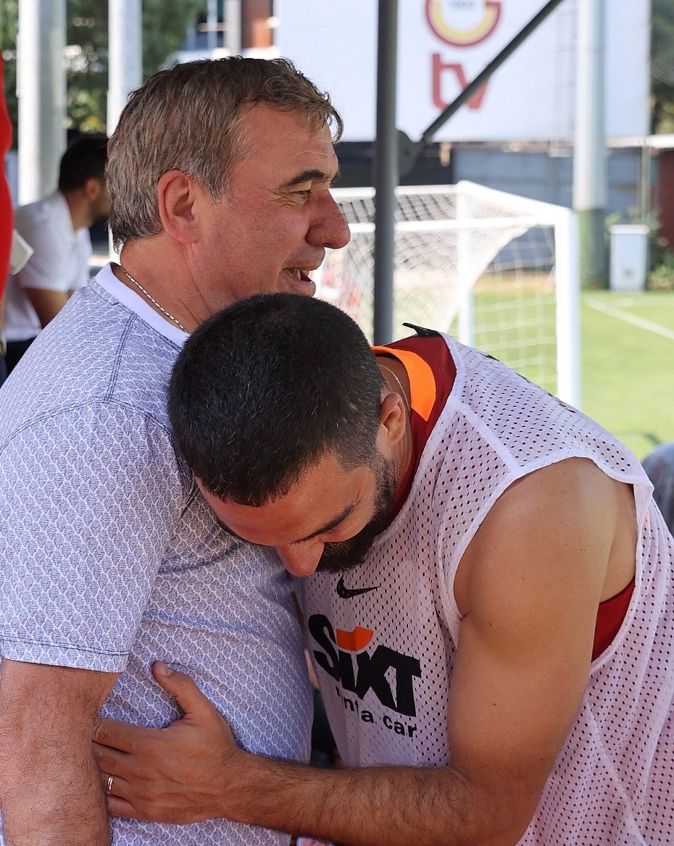 Hagi ve Popescu Galatasaray idmanında