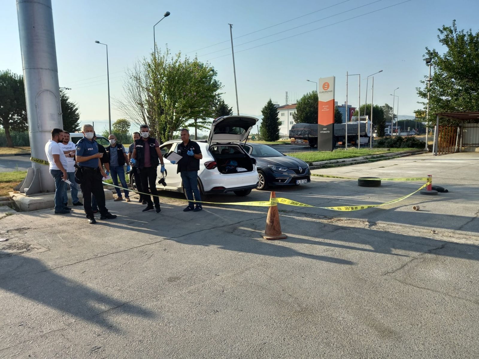 Tatile giderken direksiyon başında hayatını kaybetti