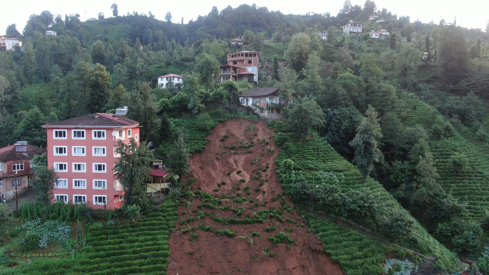 Rize'de ölü sayısı 6'ya yükseldi, kayıp 1 kişi aranıyor