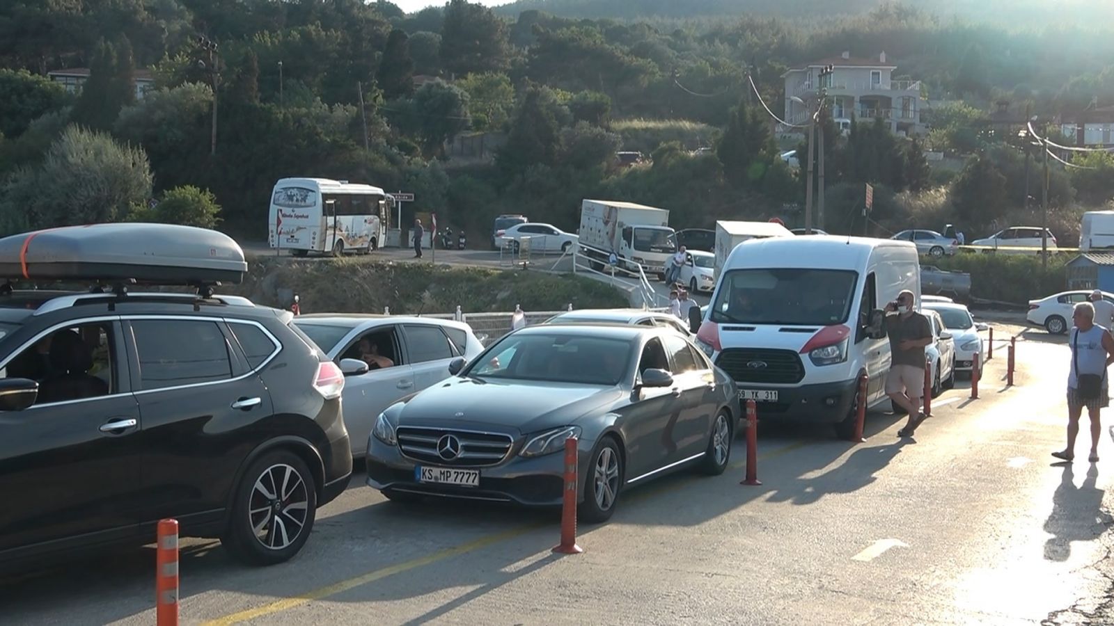 Tatilcilerin gözü kulağı o köprüde