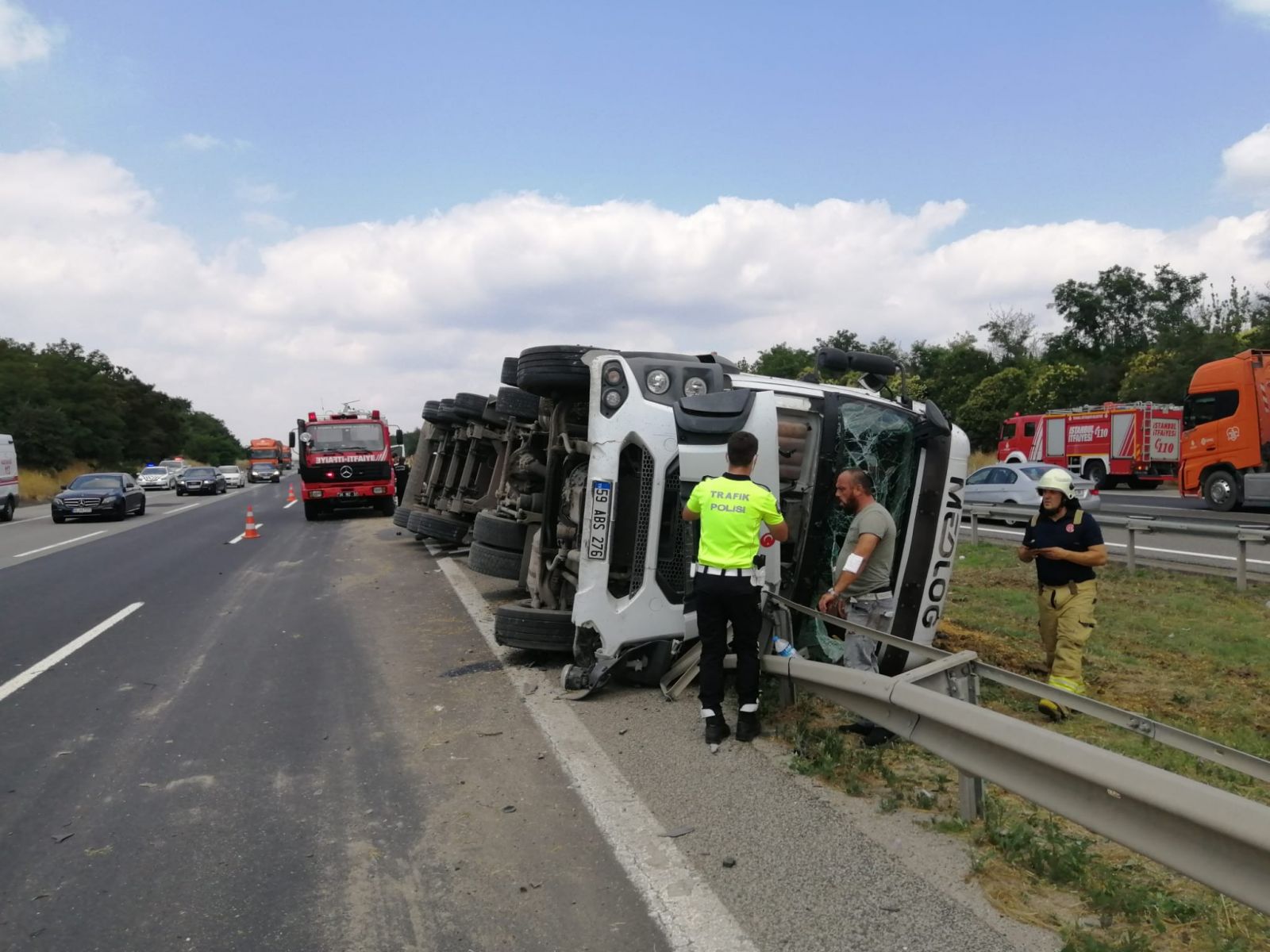 TEM Otoyolu'nda can pazarı: 6 yaralı