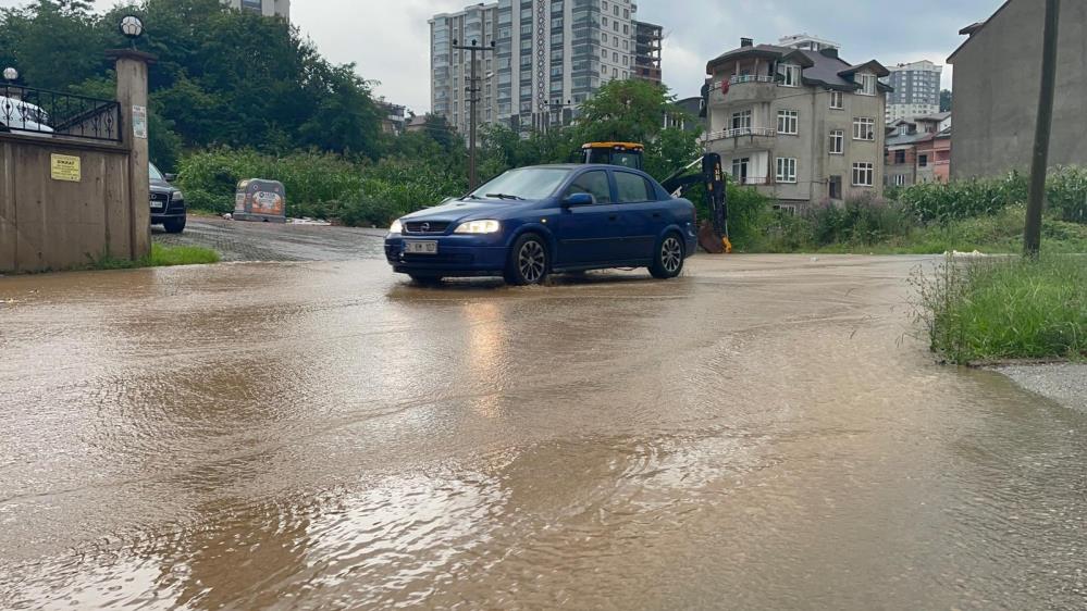 Ordu'da şiddetli yağış hayatı olumsuz etkiledi
