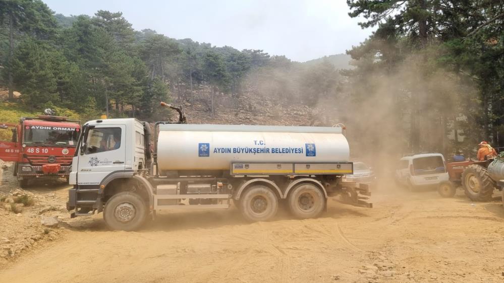 Karacasu’daki yangın sürüyor