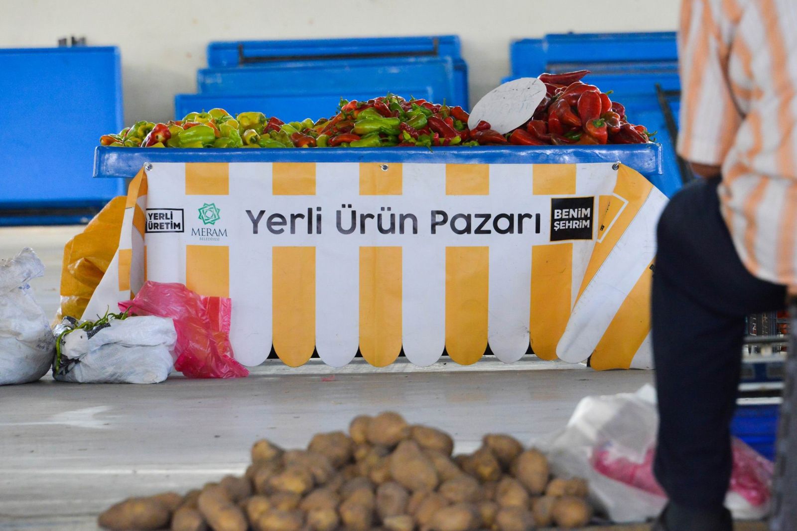 Meram’ın Yerli Ürün Pazarı doğal ürün almak isteyenlerin yeni adresi oldu Meram’ın Yerli Ürün Pazarı doğal ürün almak isteyenlerin yeni adresi oldu