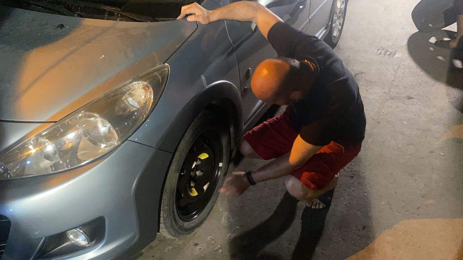 TEM otoyolunda ilginç olay! Bir çok aracın lastiği aynı anda patladı